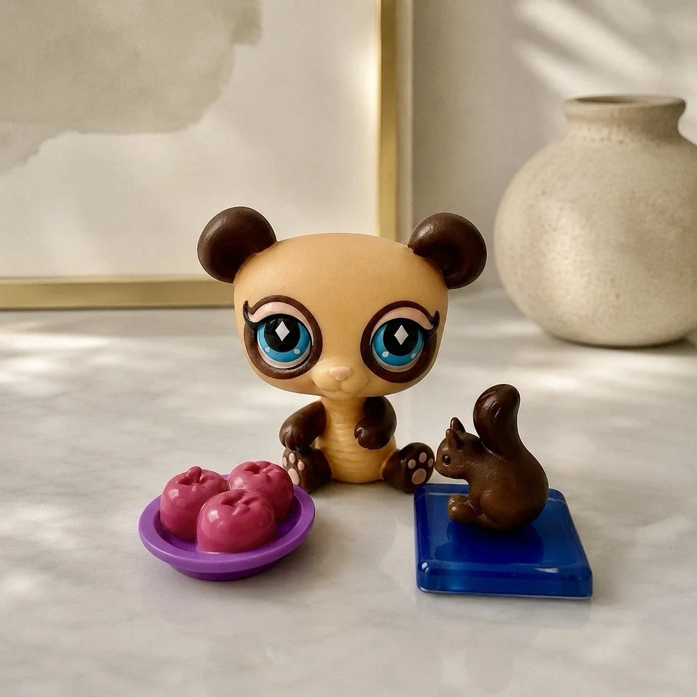 Littlest Pet Shop LPS 2007 G2 Panda Brown Blue Eyes Gray Magnet Accessories